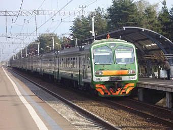 Два человека погибли под колесами электрички в Щербинке‍